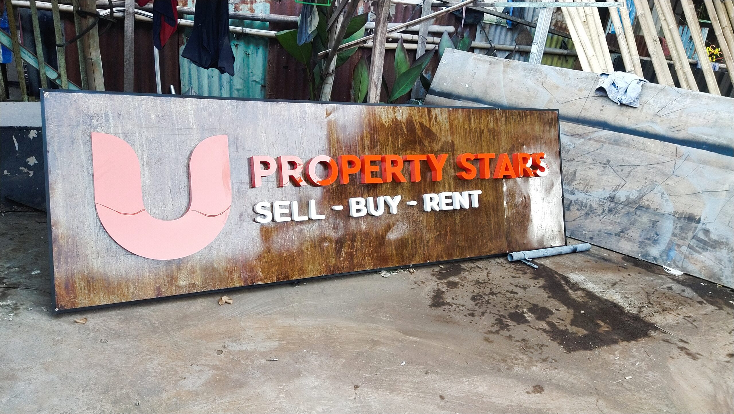 Huruf timbul acrylic