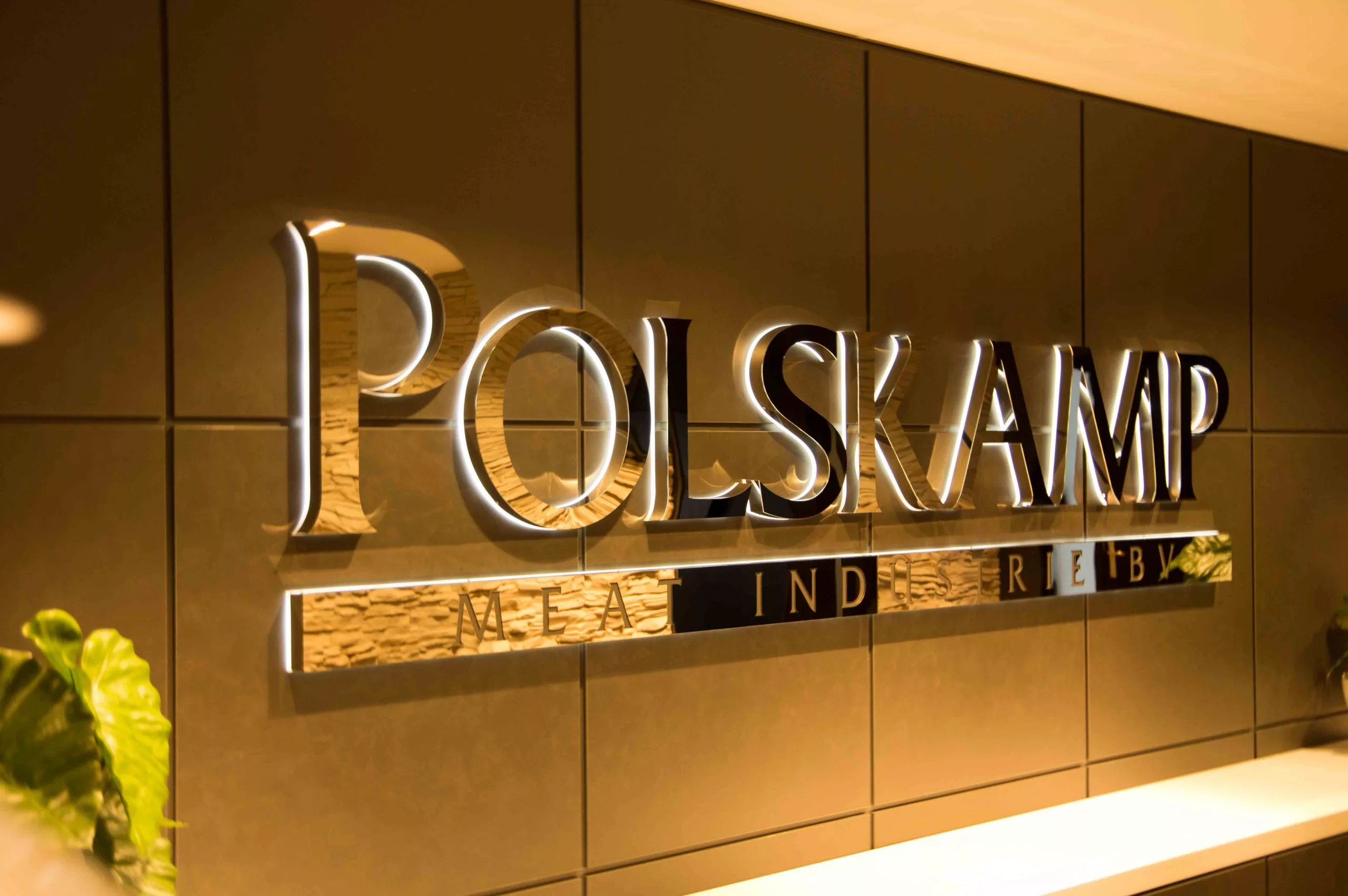 Huruf timbul stainless backlite