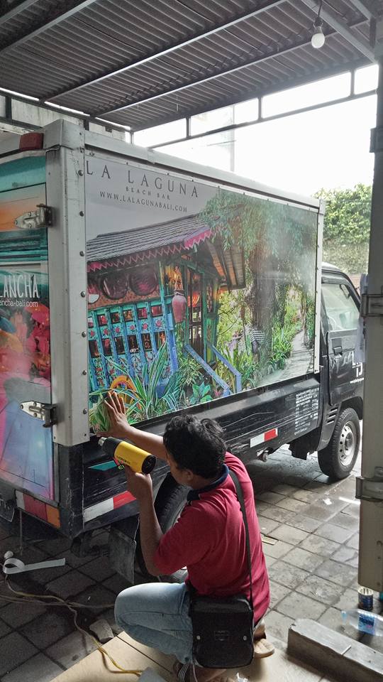 branding mobil box la laguna sticker mobil box bali