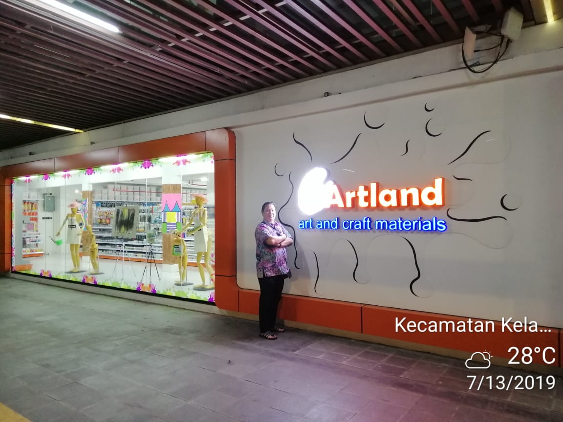 Huruf timbul akrilik